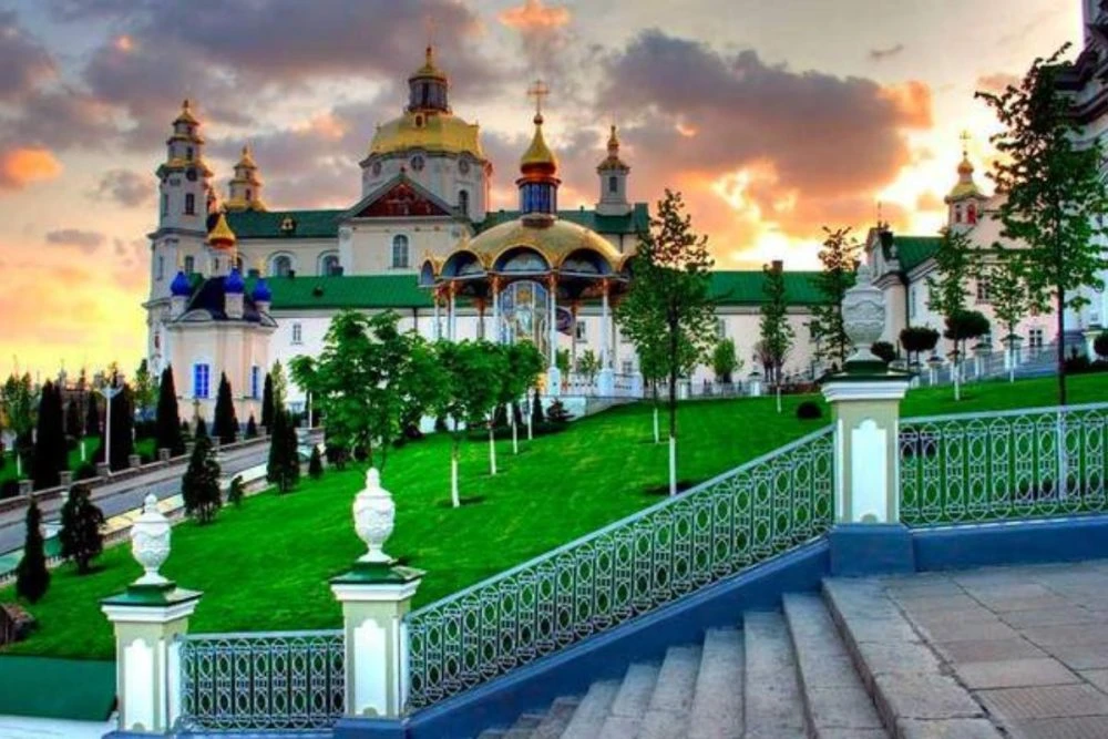 Почаївській лаврі дали 60 днів на розрив із РПЦ